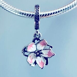 Brand New authentic pandora blossom charm